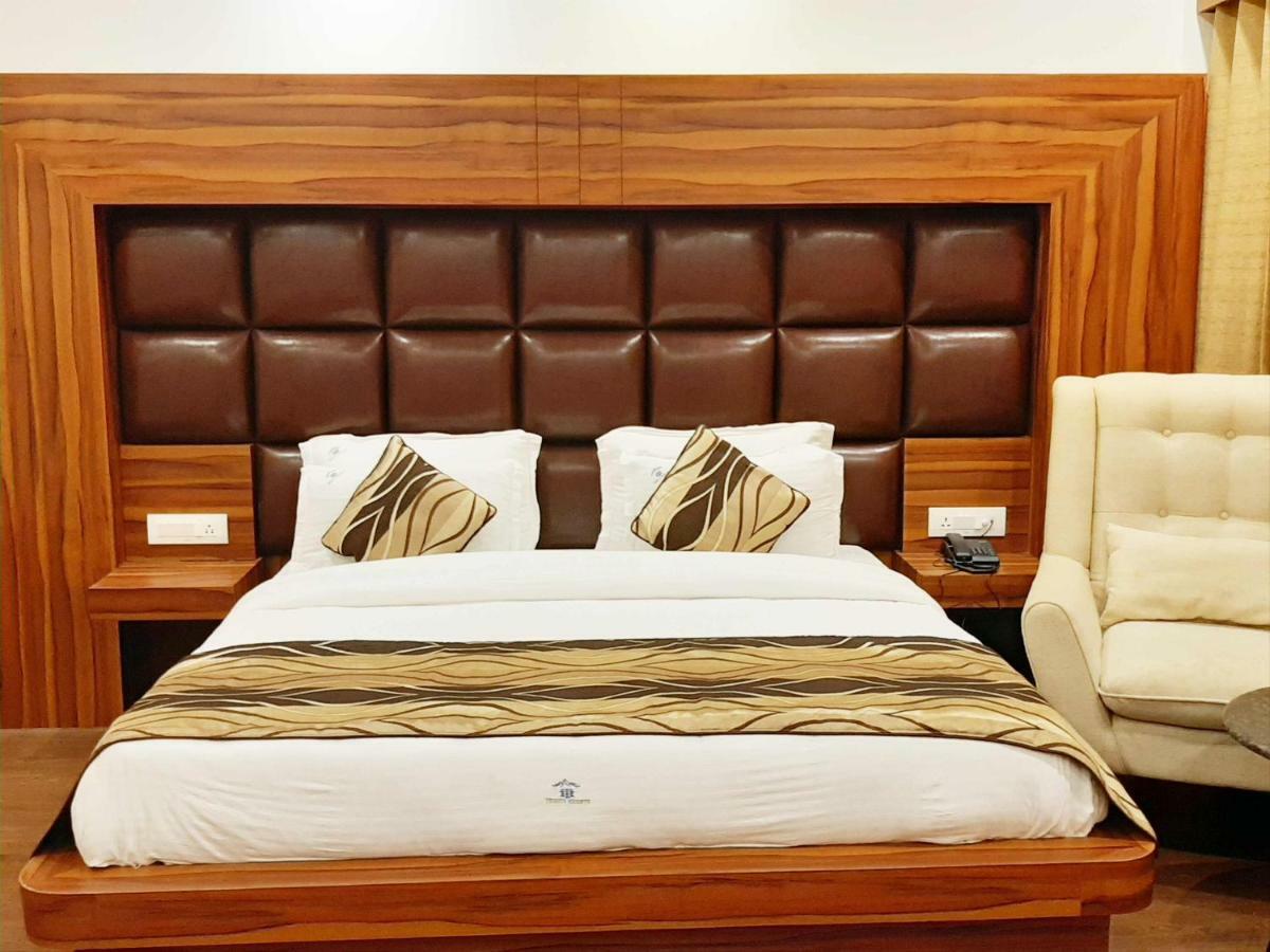 Hotel Trinity Heights Мак-Леод-Гейндж Экстерьер фото