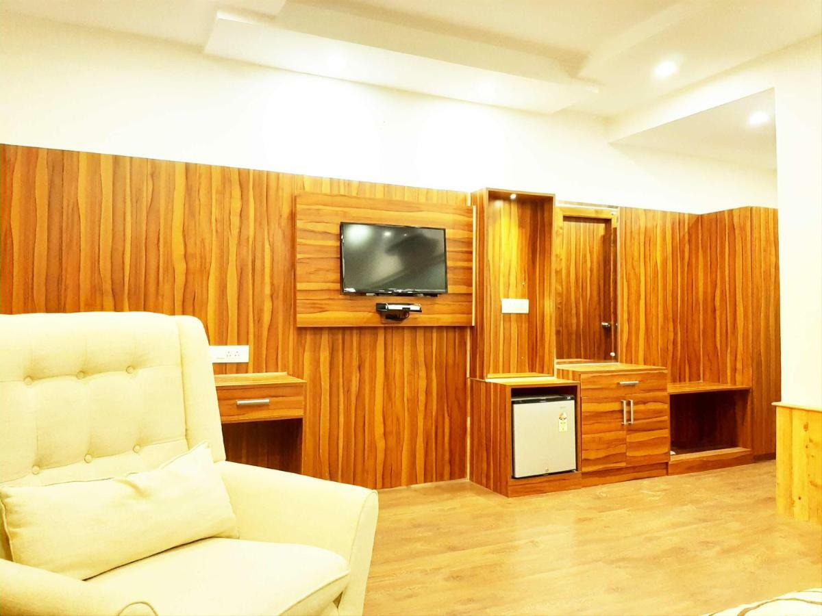 Hotel Trinity Heights Мак-Леод-Гейндж Экстерьер фото
