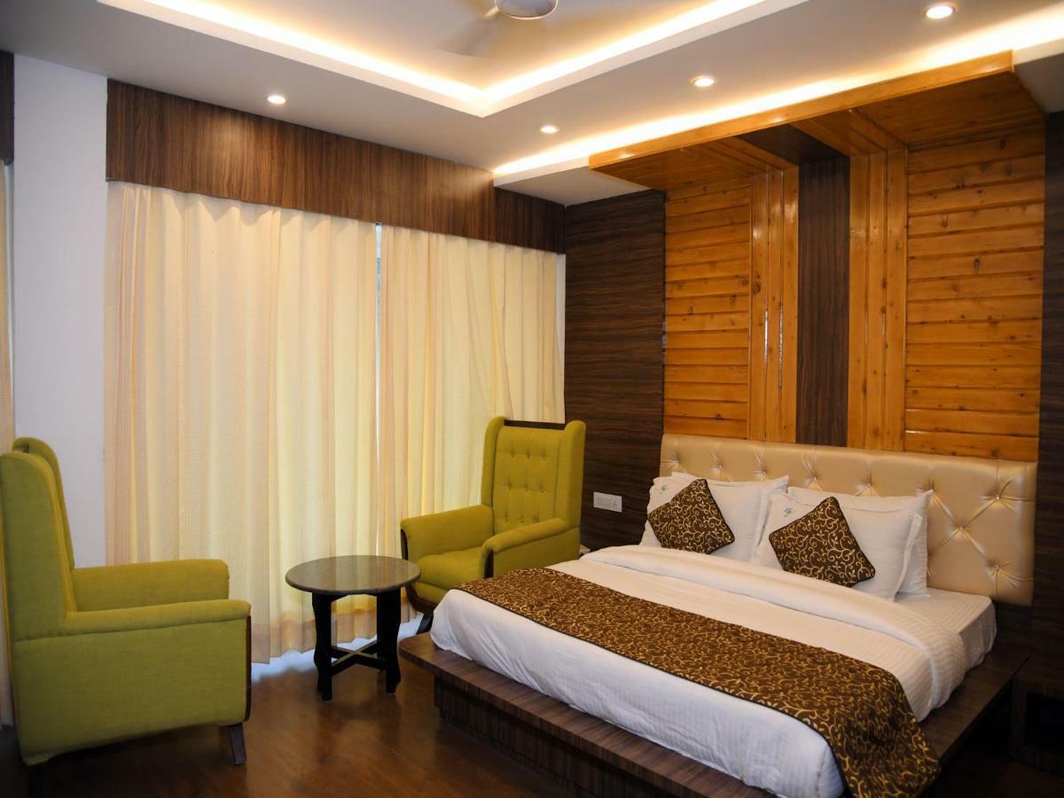 Hotel Trinity Heights Мак-Леод-Гейндж Экстерьер фото